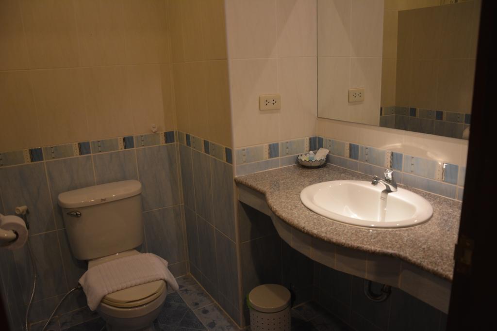 Seven Oaks Inn Praia de Jomtien Quarto foto