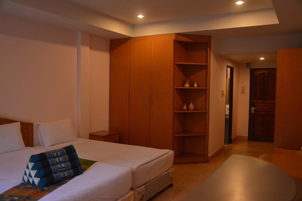 Seven Oaks Inn Praia de Jomtien Quarto foto