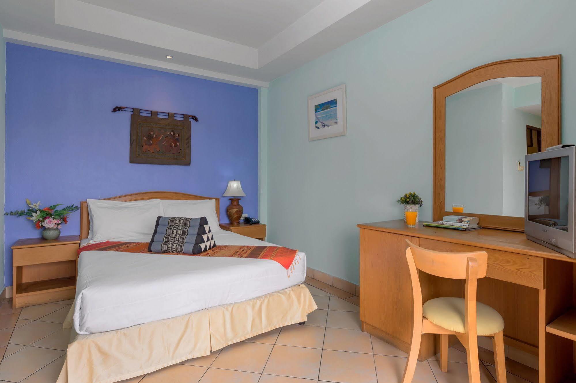 Seven Oaks Inn Praia de Jomtien Exterior foto